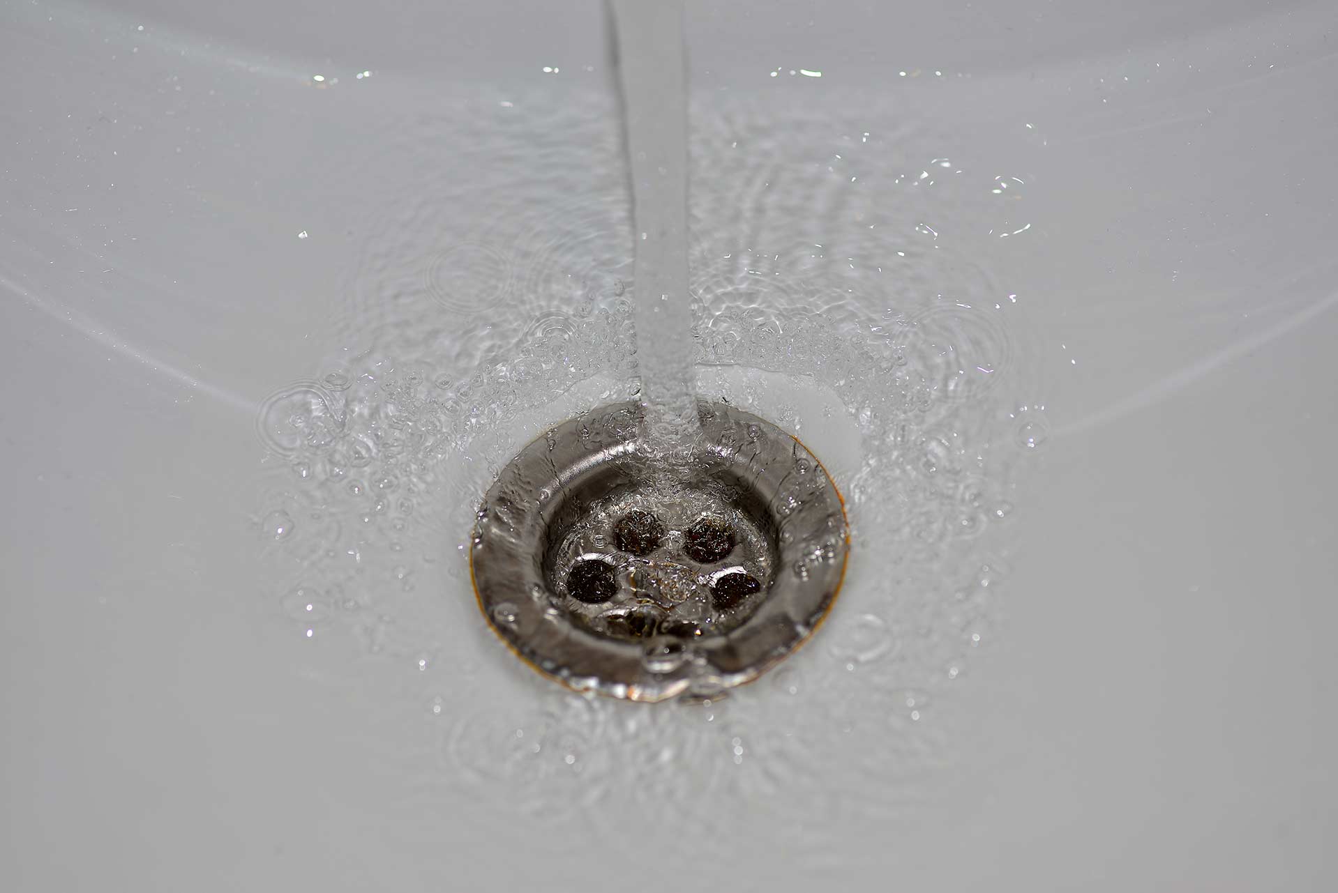A2B Drains provides services to unblock blocked sinks and drains for properties in Wickford.